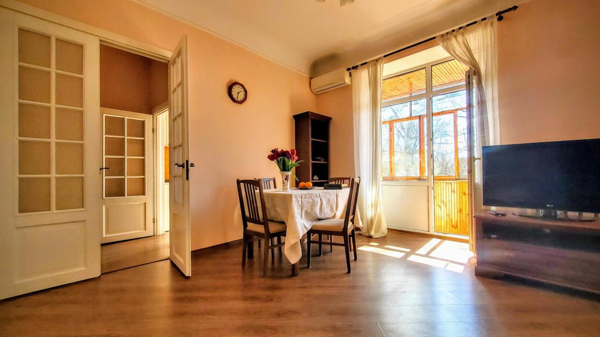 Kyiv Top Location 60M2 Apt In Old City Fast Wifi Selfchekin Ngoại thất bức ảnh