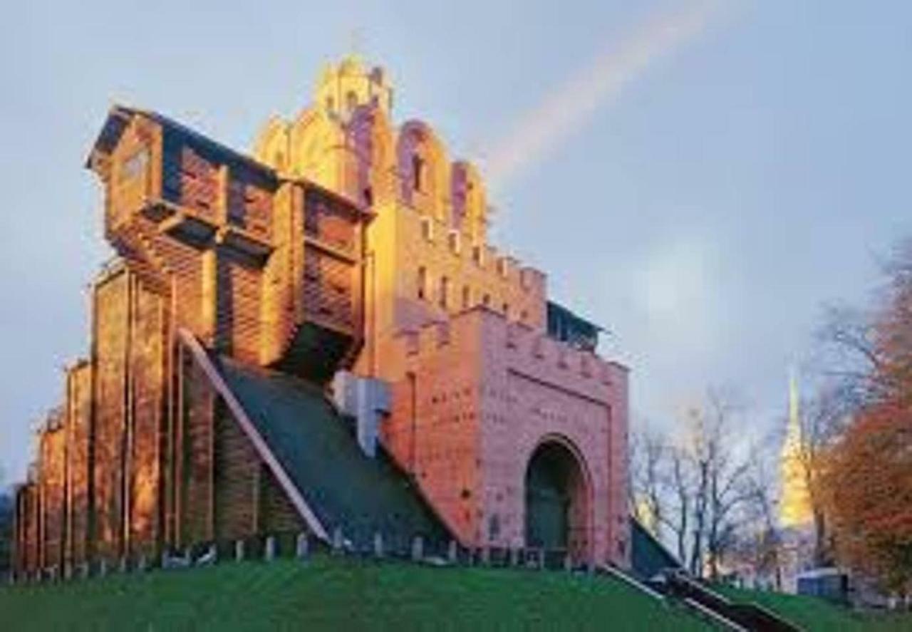 Kyiv Top Location 60M2 Apt In Old City Fast Wifi Selfchekin Ngoại thất bức ảnh